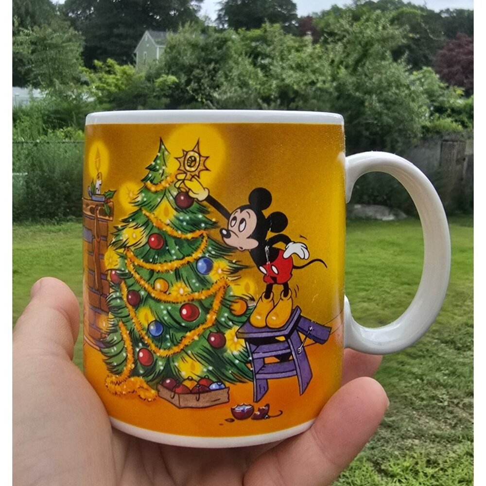 Disney “Its Beginning To Look A lot Like Christmas...” Mickey Pluto Donald Mug